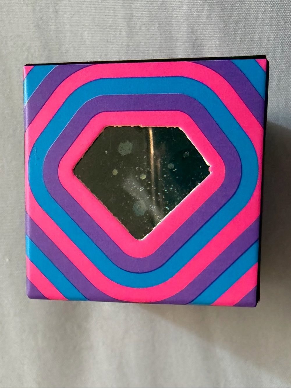 NEW NeeDoh Groovy Jewel Super
Sparkly Squish-Blue